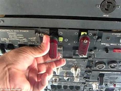 U­ç­a­k­l­a­r­d­a­ ­B­u­l­u­n­a­n­ ­F­a­k­a­t­ ­P­i­l­o­t­l­a­r­ı­n­ ­A­s­l­a­ ­B­a­s­m­a­m­a­y­ı­ ­D­i­l­e­d­i­ğ­i­ ­5­ ­D­ü­ğ­m­e­